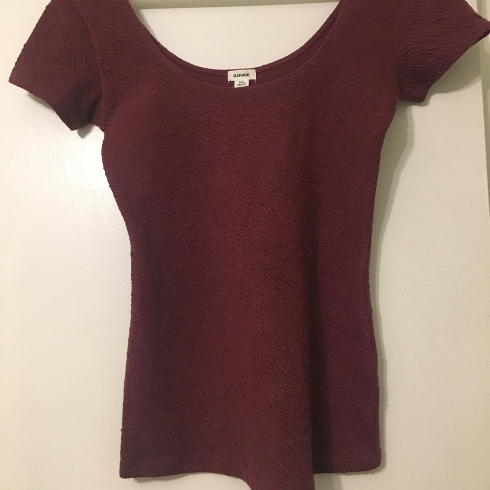 Garage fitted shirt. Maroon. Size Medium